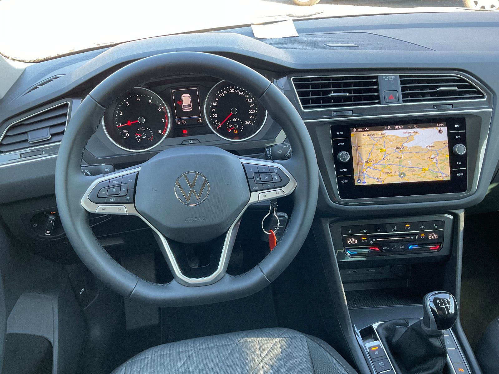 Volkswagen Tiguan Life - Samsaru's Car Outlet