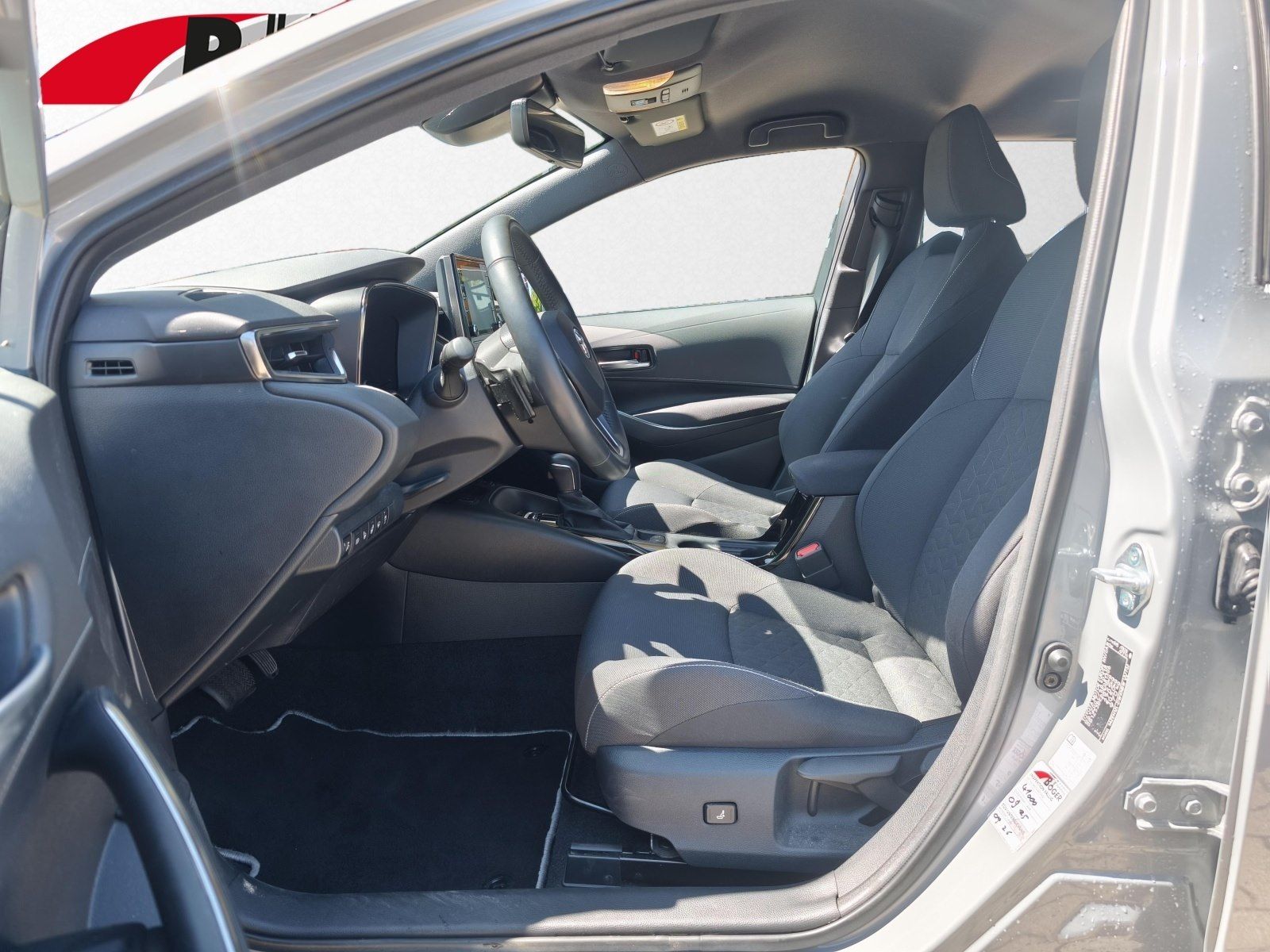 Toyota Corolla Touring Sports 2.0 Hybrid Team D - Samsaru's Car Outlet