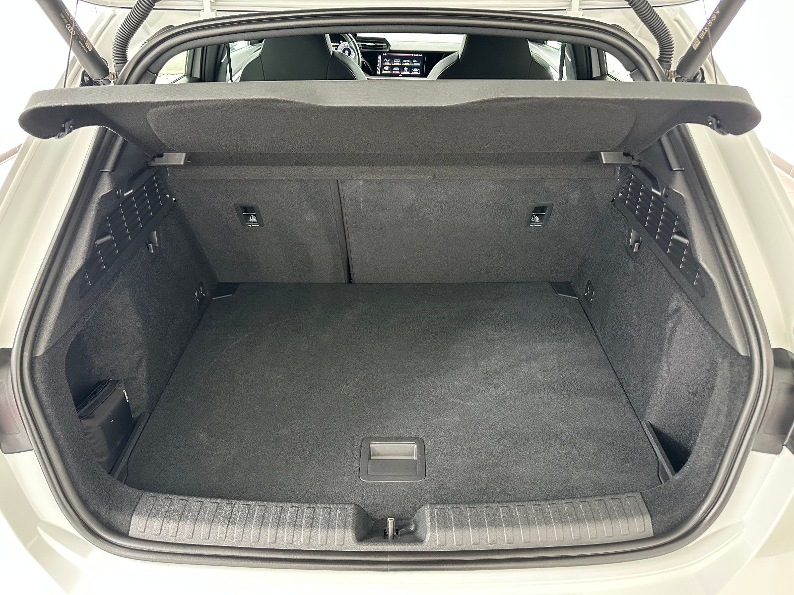 Audi A3 Sportback 35 TFSI S LINE EDT. - Samsaru's Car Outlet
