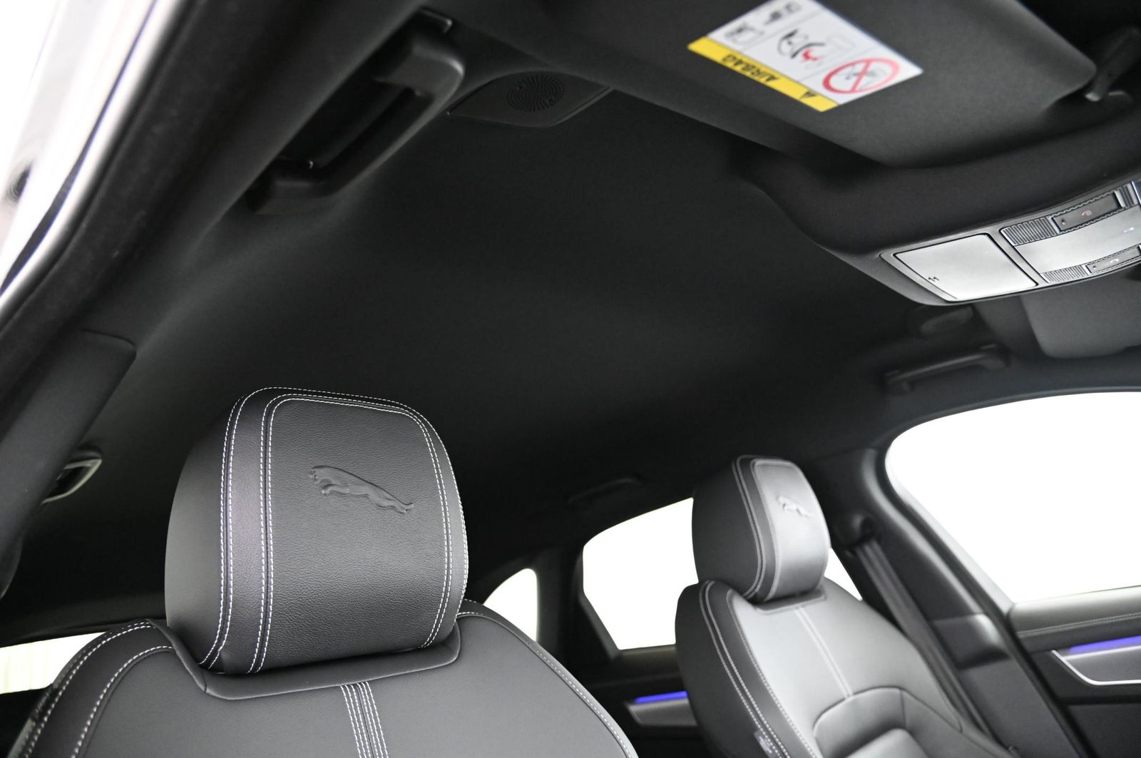 Jaguar F-Pace D200 AWD R-Dynamic SE NAVI/ACC/MERIDIA/20
