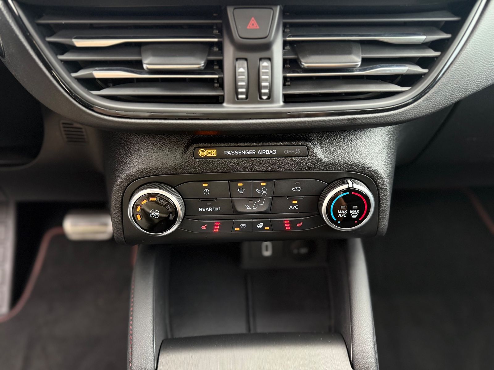 Ford Focus Lim. ST-Line - Samsaru's Car Outlet