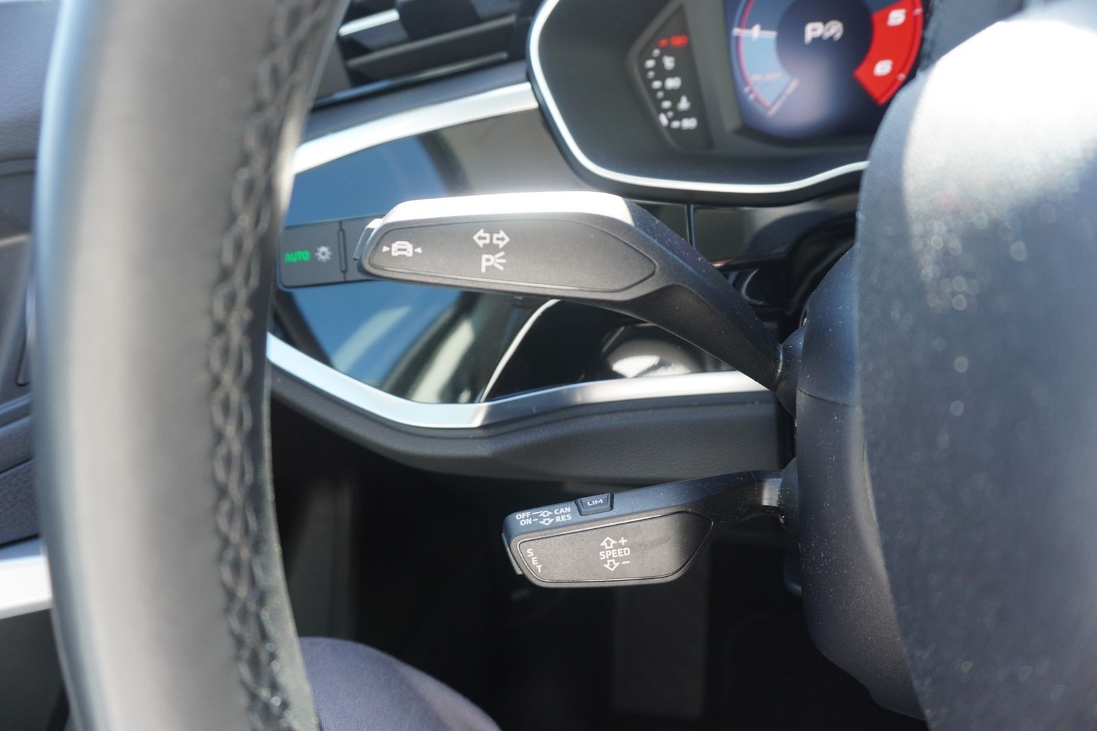 Audi Q3 40 2.0TDI quattro advanced - Samsaru's Car Outlet