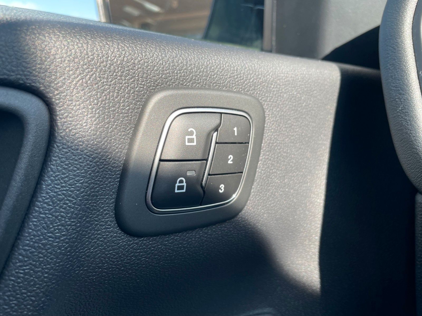 Ford Kuga FHEV Vignale - Samsaru's Car Outlet