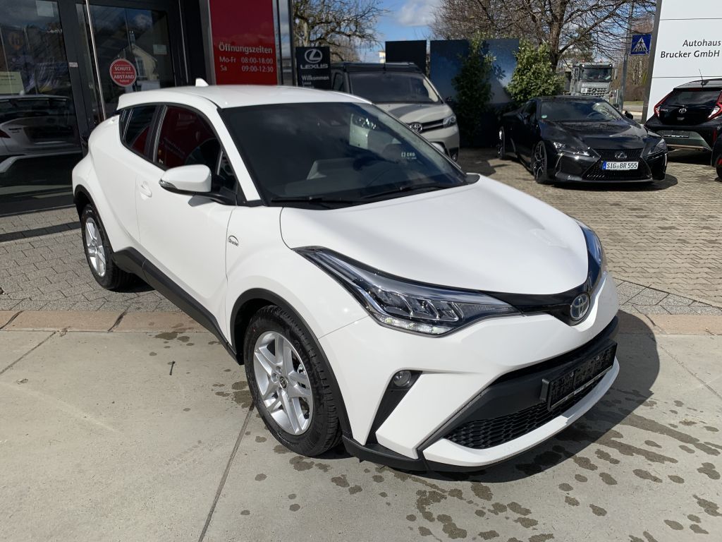 Toyota C-HR Hybrid Flow - Samsaru's Car Outlet