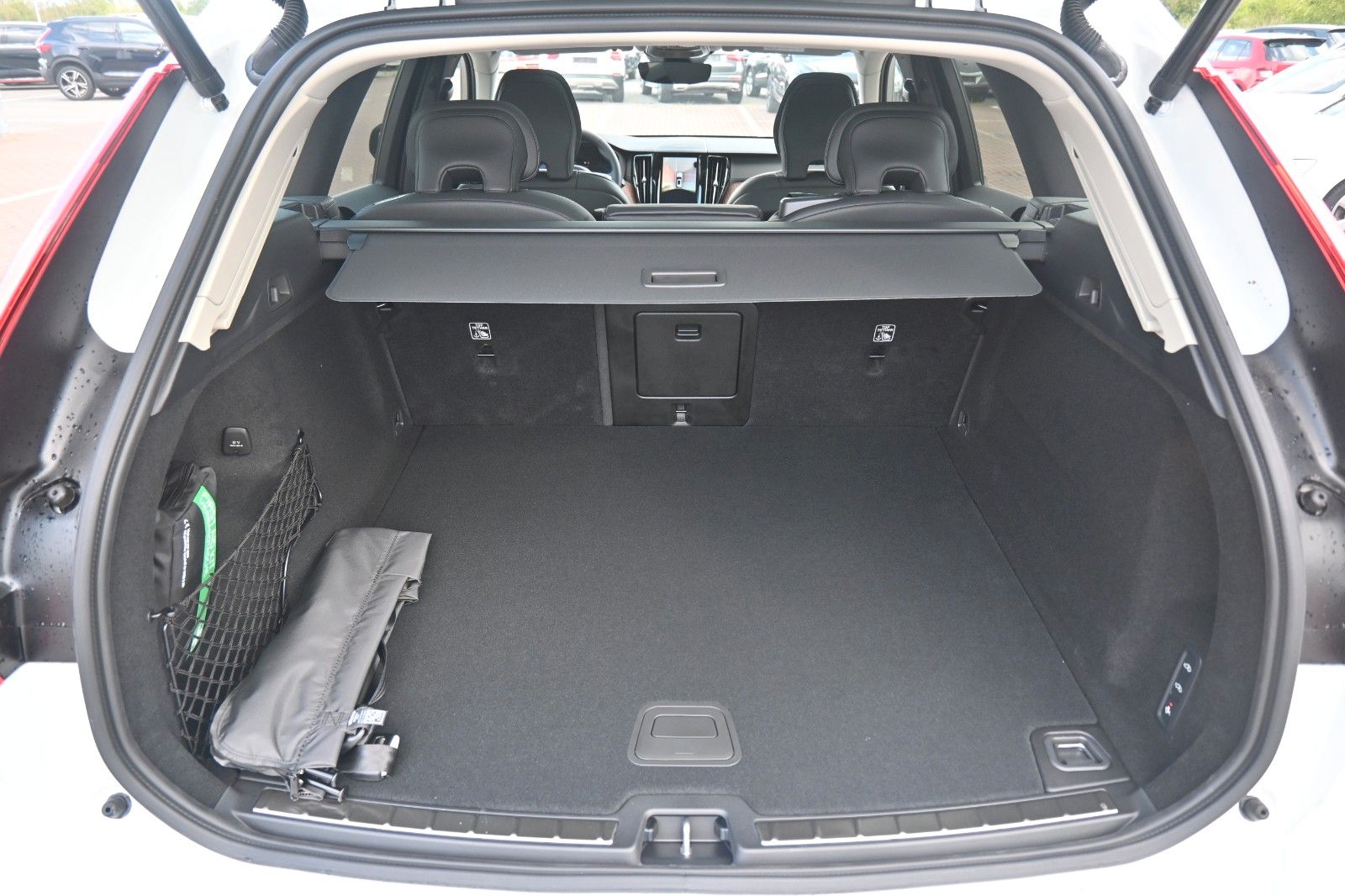 Volvo XC60 B4 D AWD Ultimate Dark*STDHZG*360°*LUFT*ACC