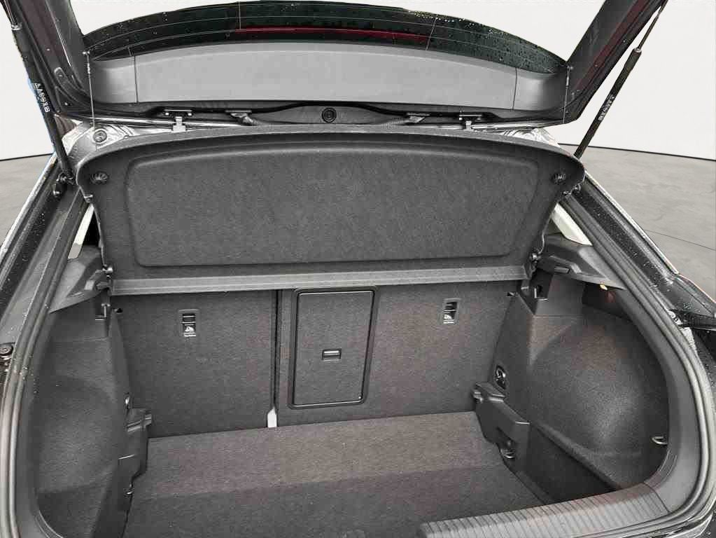 Volkswagen T-Roc 1.0 TSI Life - Samsaru's Car Outlet