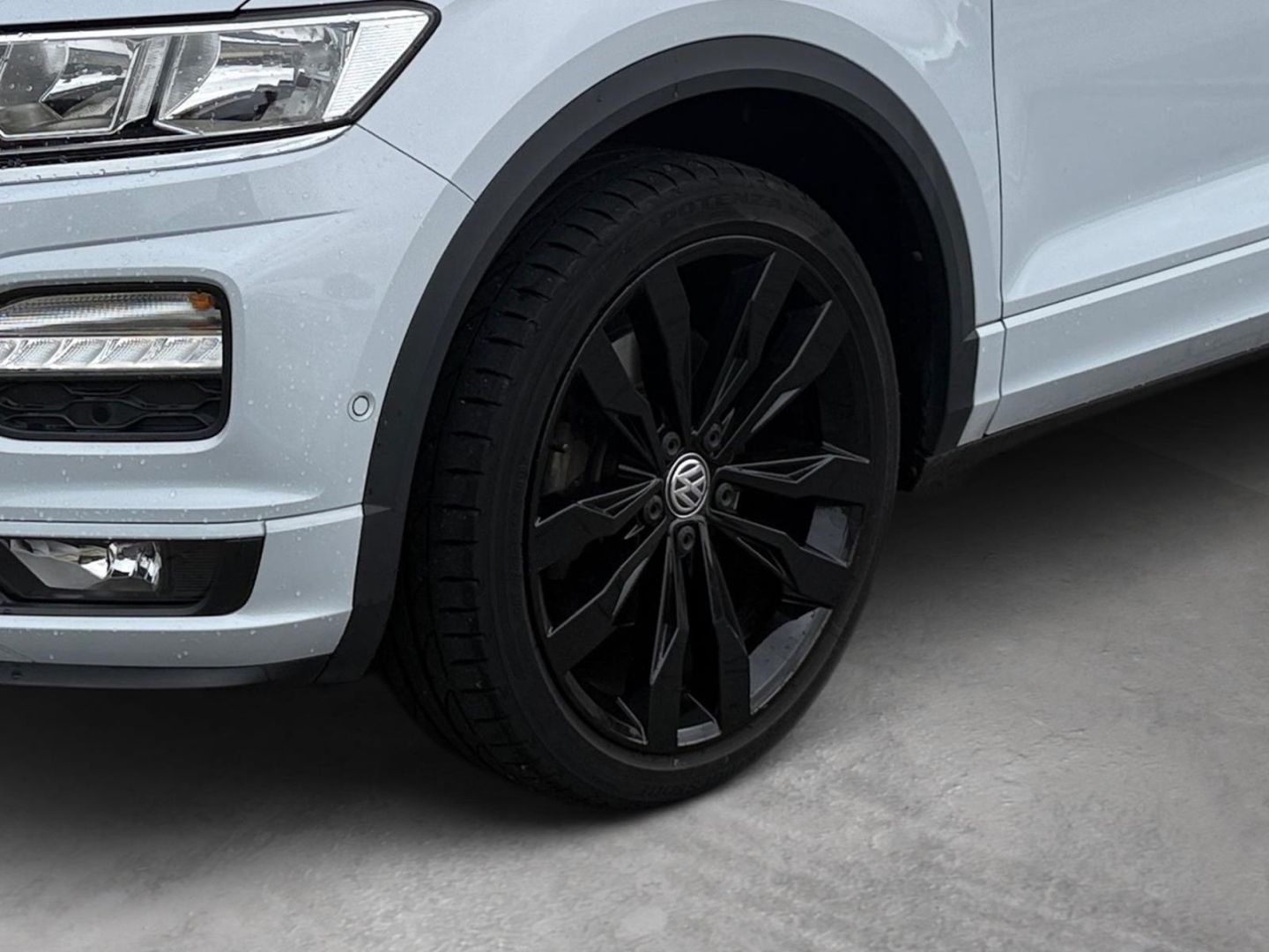 Volkswagen T-Roc IQ.DRIVE 1.5 TSI DSG - Samsaru's Car Outlet