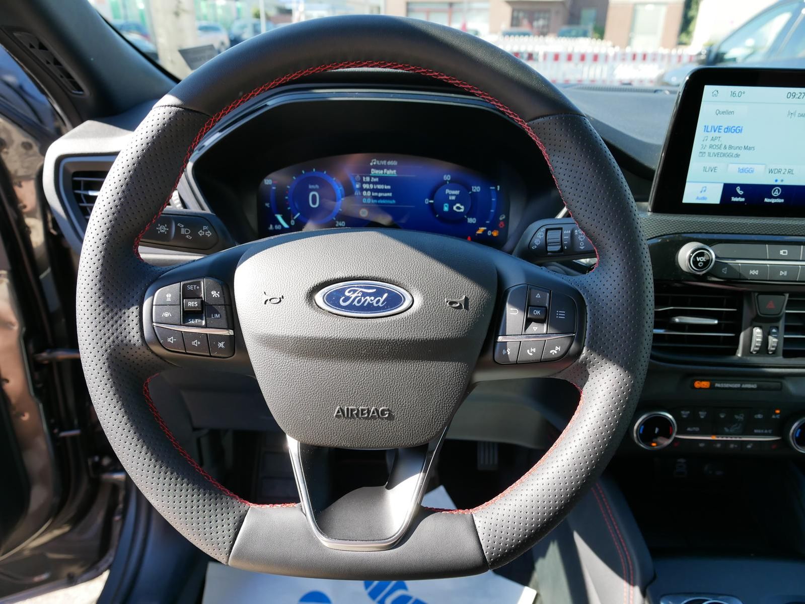 Ford Kuga Plug-In Hybrid ST-Line X - Samsaru's Car Outlet