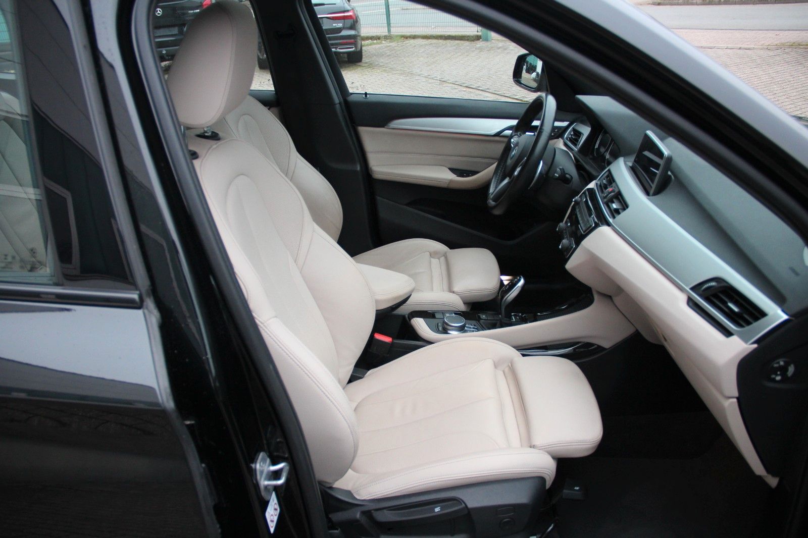 BMW X1 xDrive 20 d M Sport Shadow - Samsaru's Car Outlet