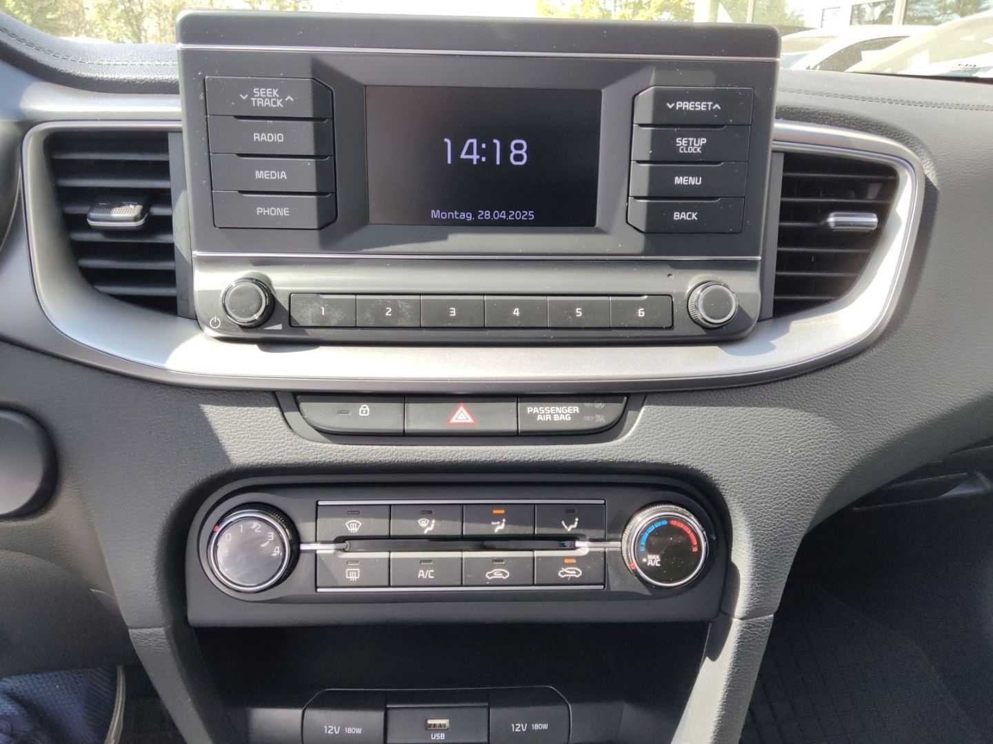 Kia Ceed BEST 1.5T GDi - Samsaru's Car Outlet