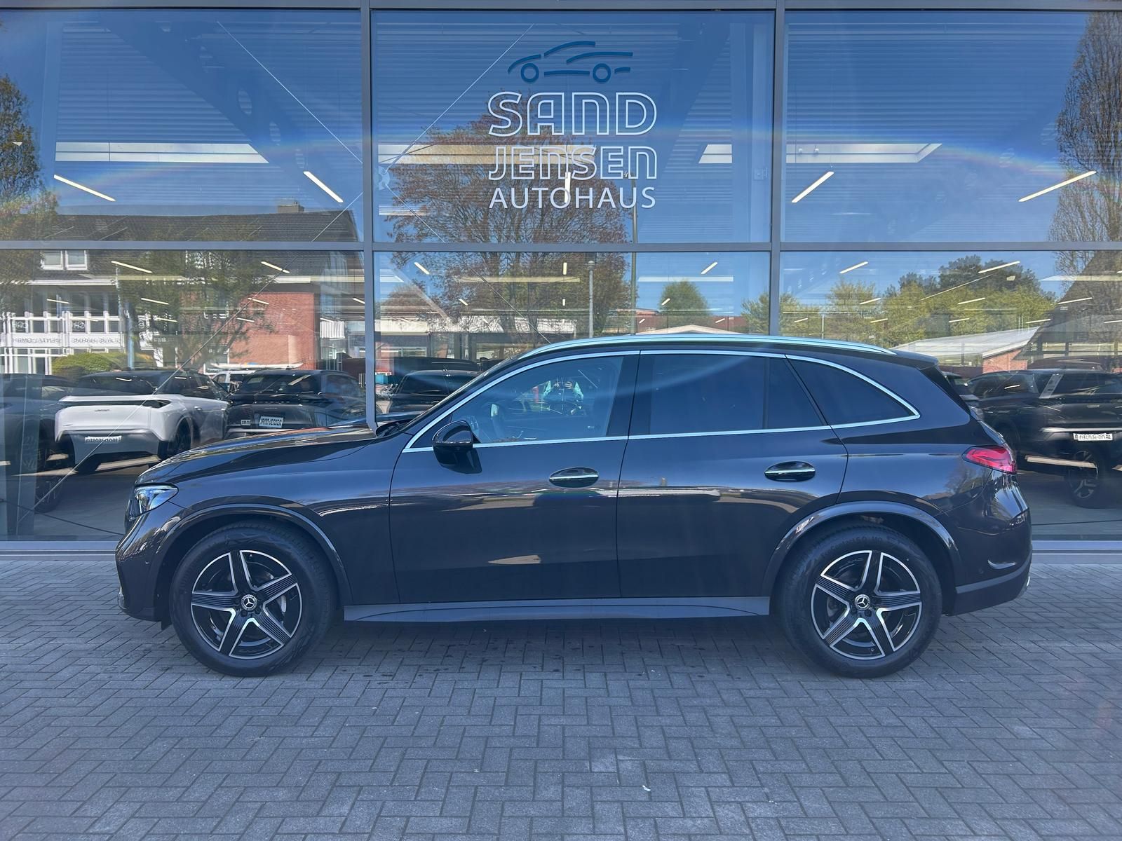 Mercedes-Benz GLC 300 d 4M AMG Line Premium Fahrass+ AHK Distr
