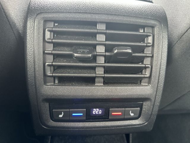 Volkswagen Golf United 1.5 TSi DSG - Samsaru's Car Outlet