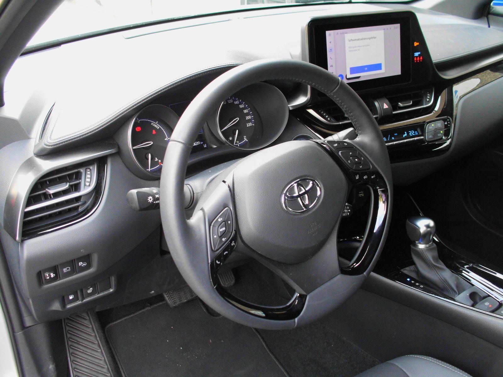 Toyota C-HR Hybrid Team D - Samsaru's Car Outlet
