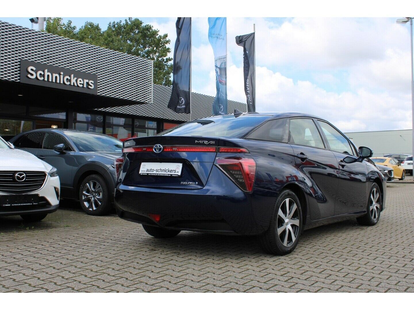 Toyota Mirai - Samsaru's Car Outlet