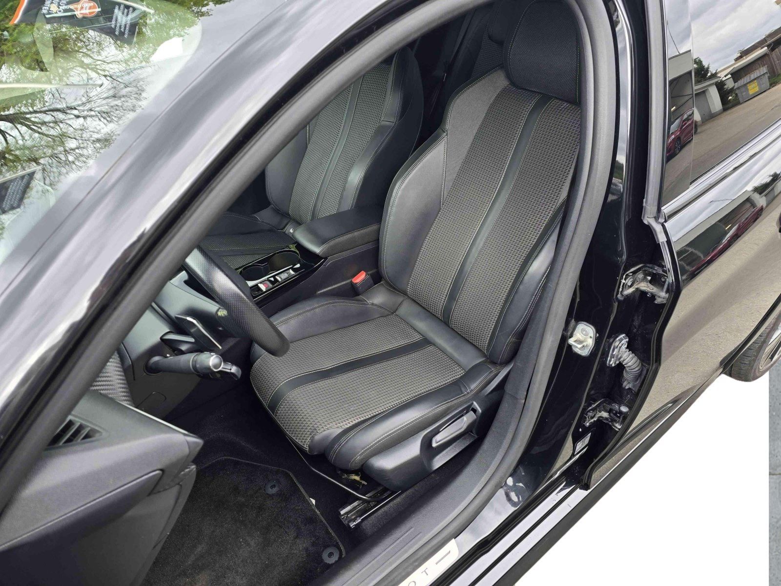 Peugeot 208 GT - Samsaru's Car Outlet