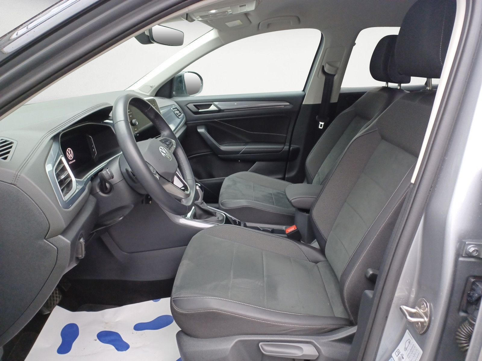 Volkswagen T-Roc 1.5 TSI DSG Style - Samsaru's Car Outlet