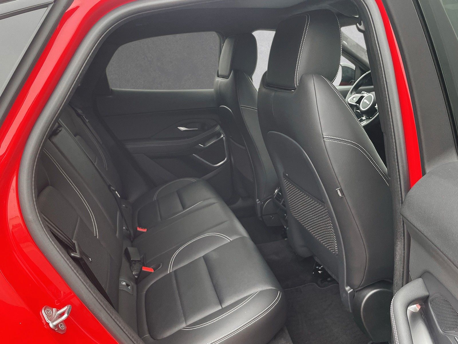 Jaguar E-Pace D165 R-DYNAMIC BLACK AWD Automatik ACC