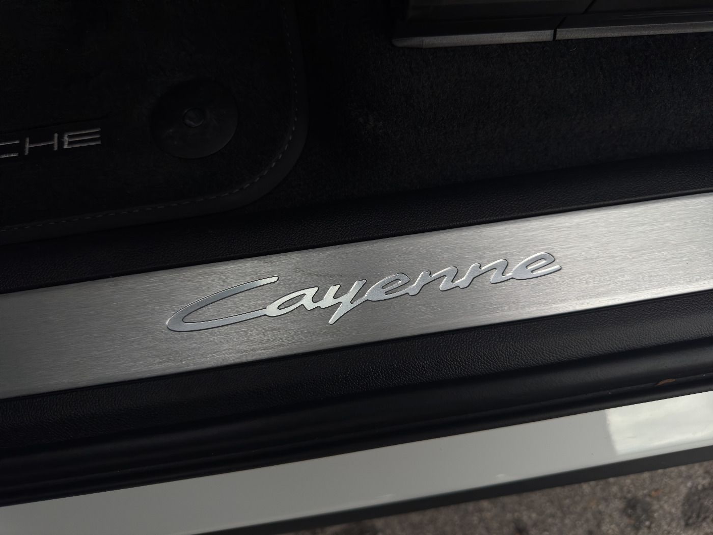 Porsche Cayenne E-Hybrid Coupe | Surround View |