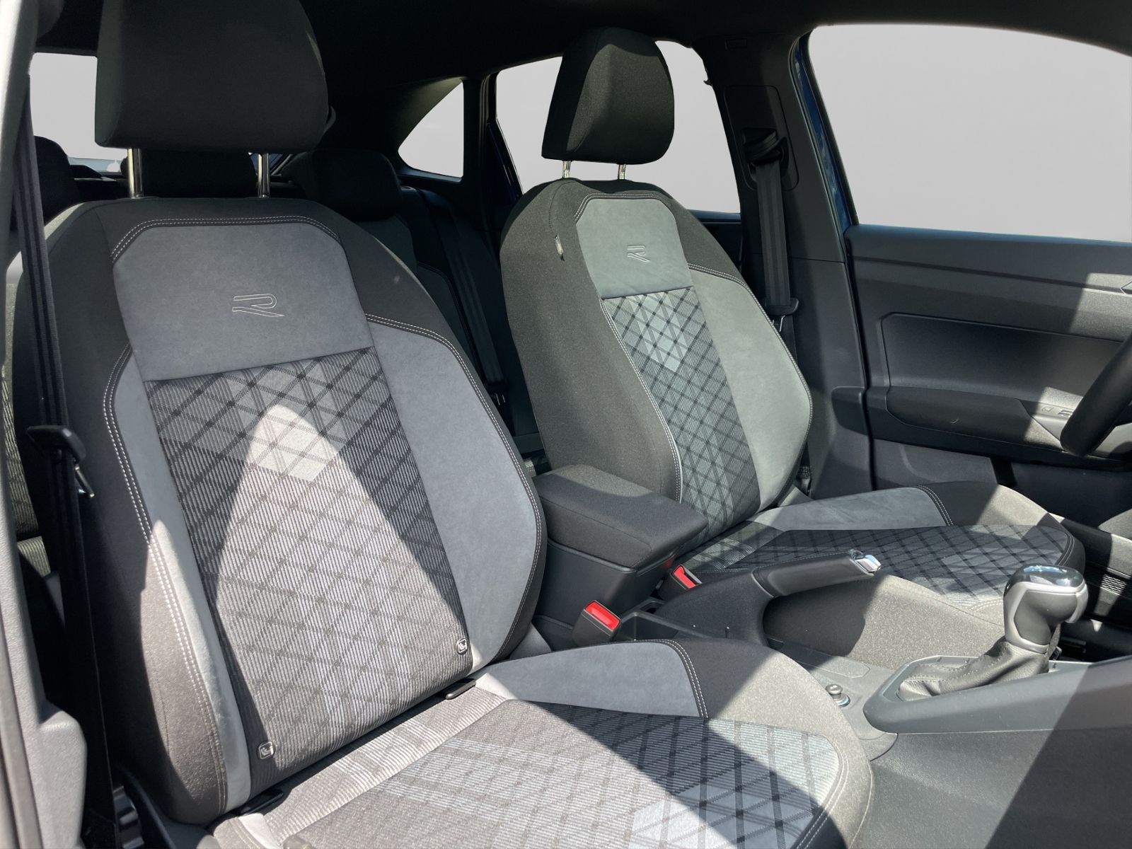 Volkswagen Taigo 1.5 TSI R-Line - Samsaru's Car Outlet