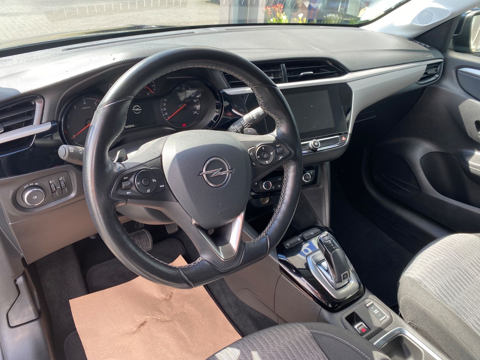 Opel Corsa F 1.2 AUTOMATIK Edition - Samsaru's Car Outlet