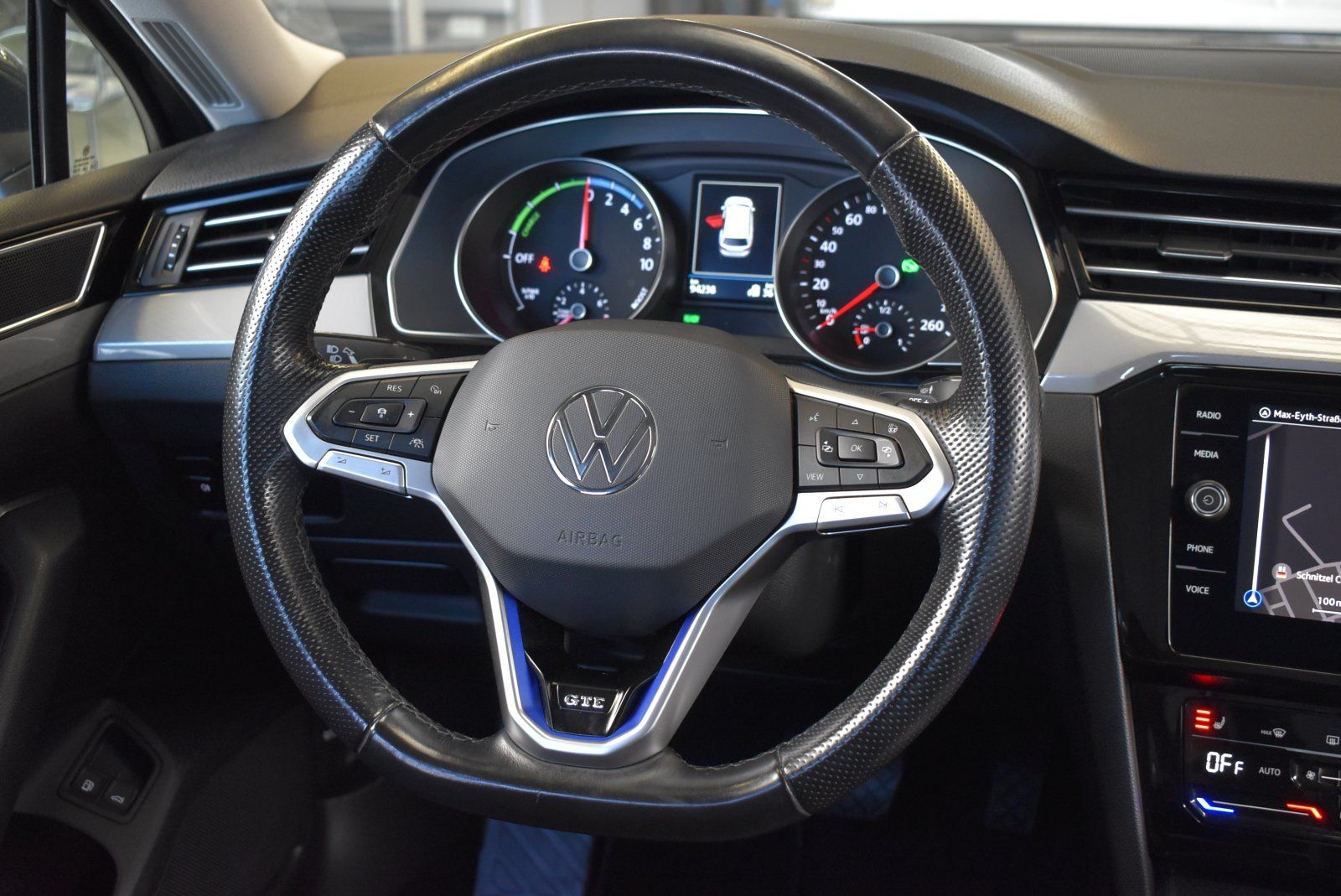 Volkswagen Passat Variant 1.4TSI Hybrid GTE DSG - Samsaru's Car Outlet
