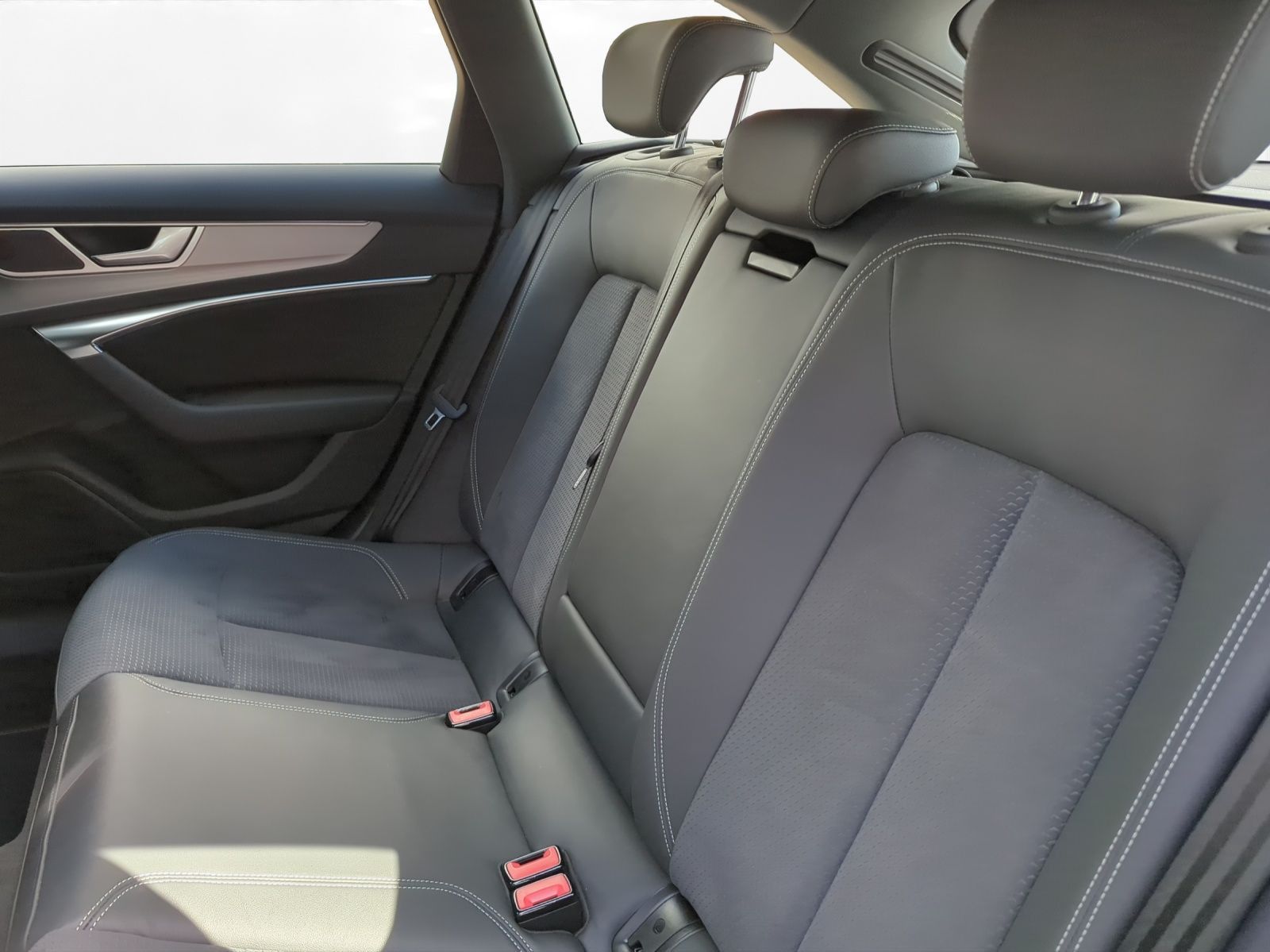Audi A6 Avant 45 TDI quattro S-Line - Samsaru's Car Outlet