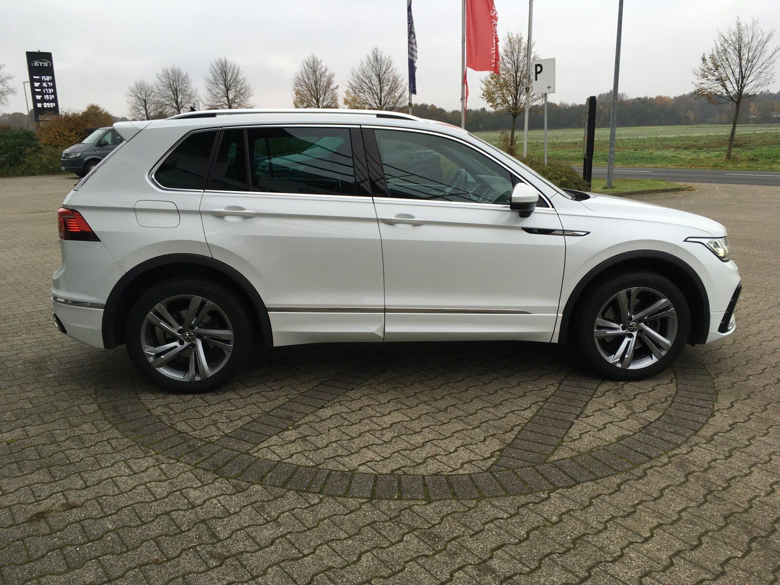 Volkswagen Tiguan R-Line 2.0 TDI 4Motion Leder+Soundsystem+