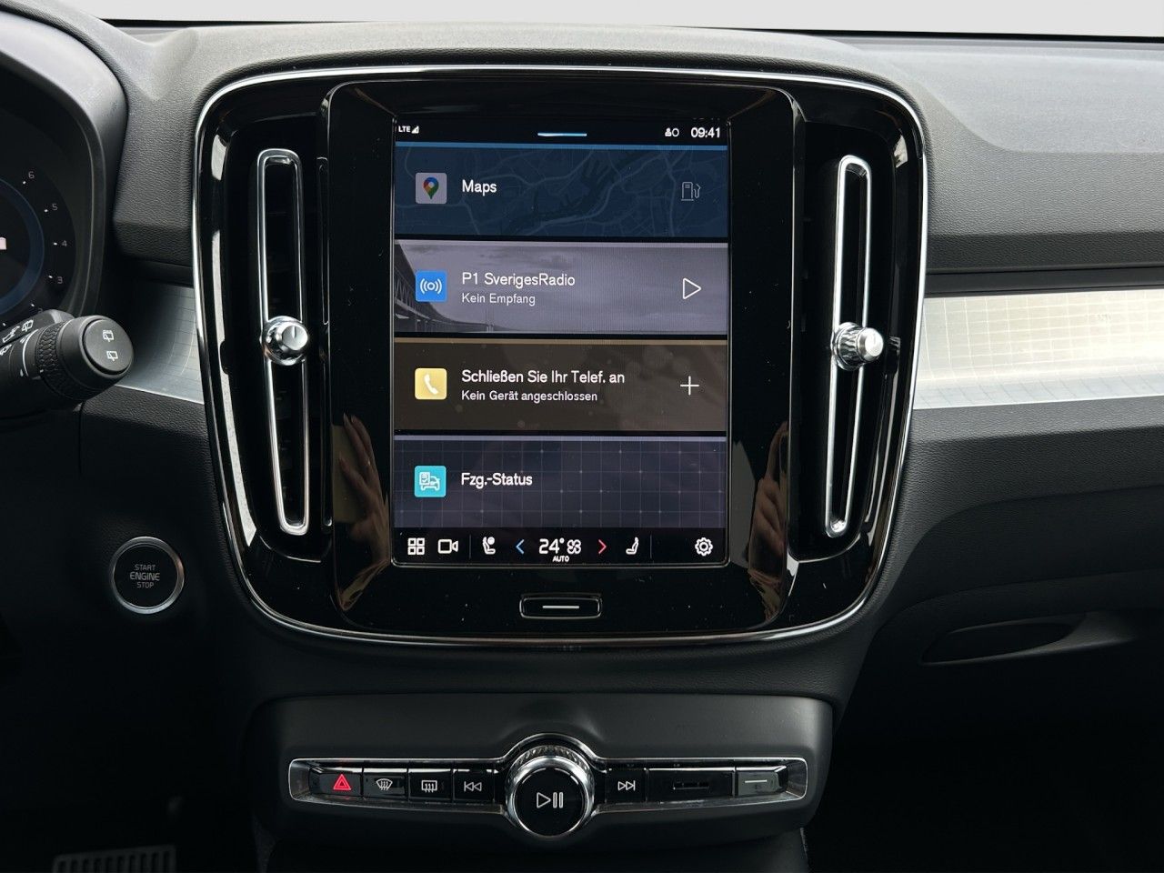 Volvo XC40 B4 Core/Navi/LED/AHK/Standhz/Kam/BLIS/el.HK