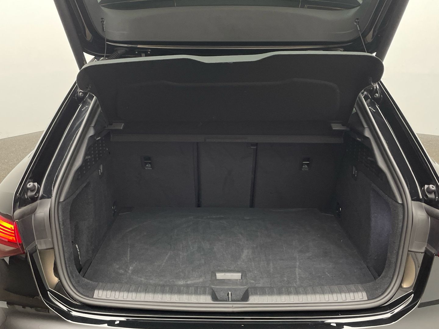 Audi A3 Sportback S line 35 TFSI - Samsaru's Car Outlet