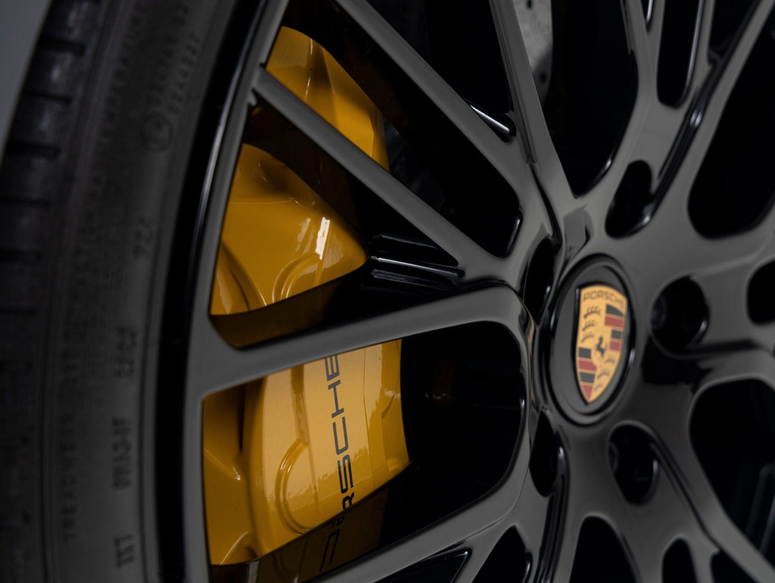 Porsche Panamera Turbo S E-Hybrid - VOLLES AUTO!!!