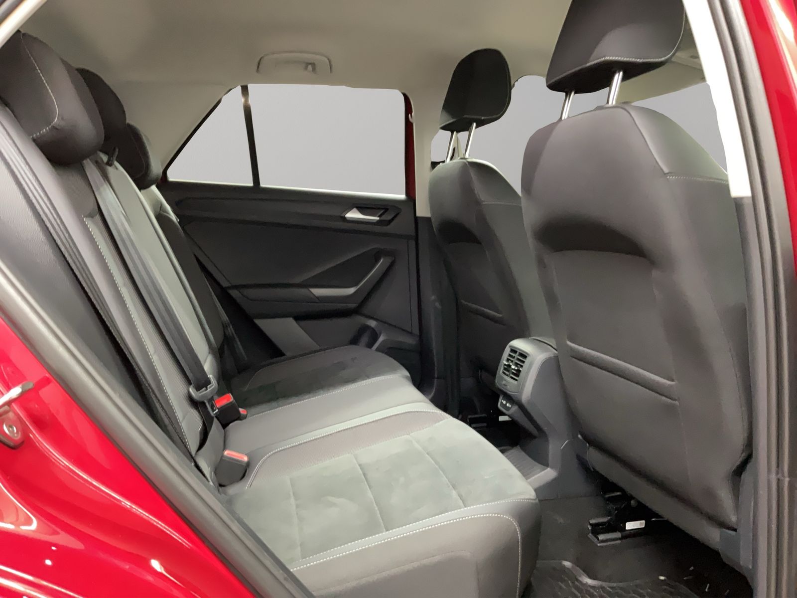 Volkswagen T-ROC 1.5 TSI - Samsaru's Car Outlet