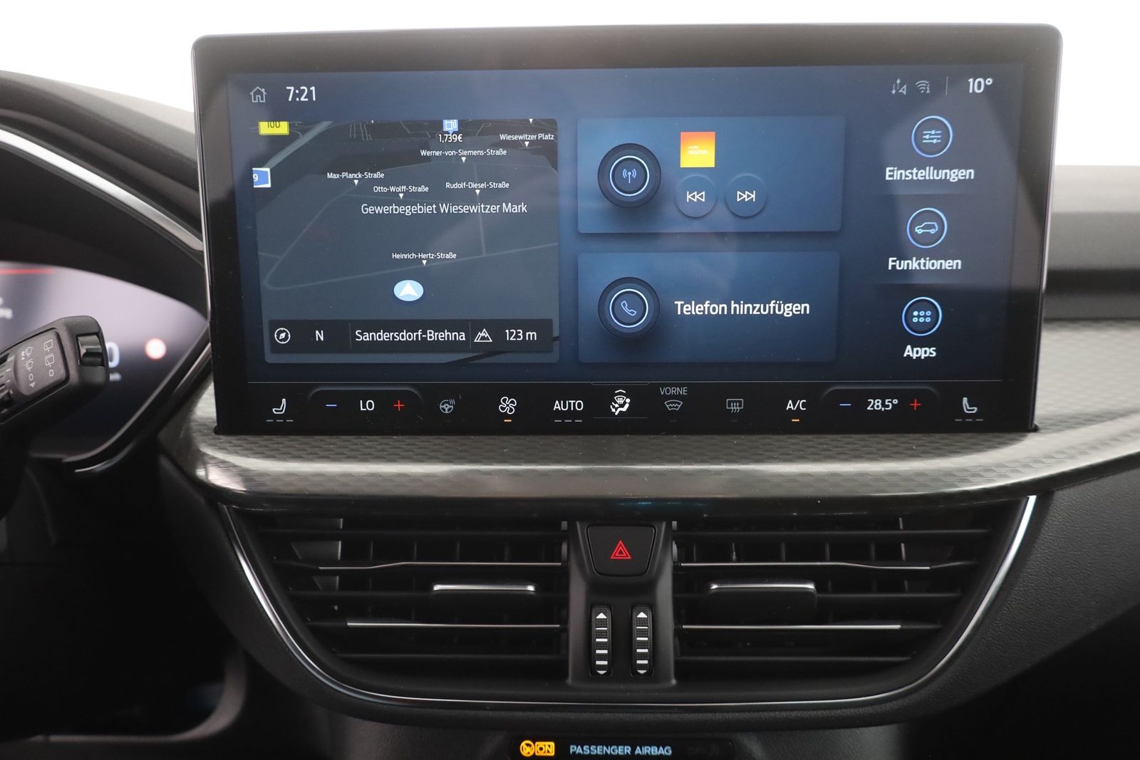 Ford Kuga 1.5 EB Titanium Aut. - Samsaru's Car Outlet