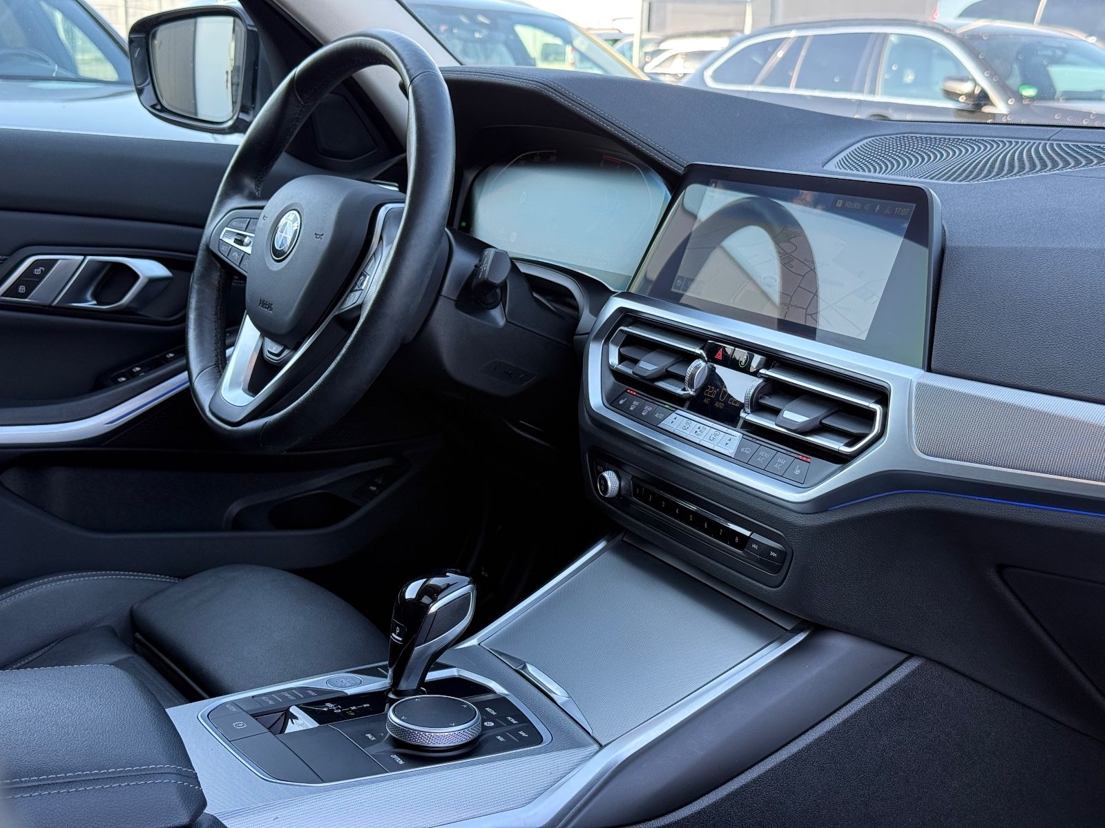 BMW 320 d xDrive LUXURY - Samsaru's Car Outlet