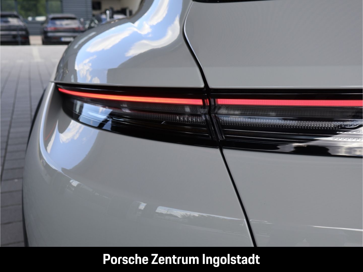 Porsche Taycan 4S Cross Turismo, 4+1 Sitze, SH 4x, Hinte