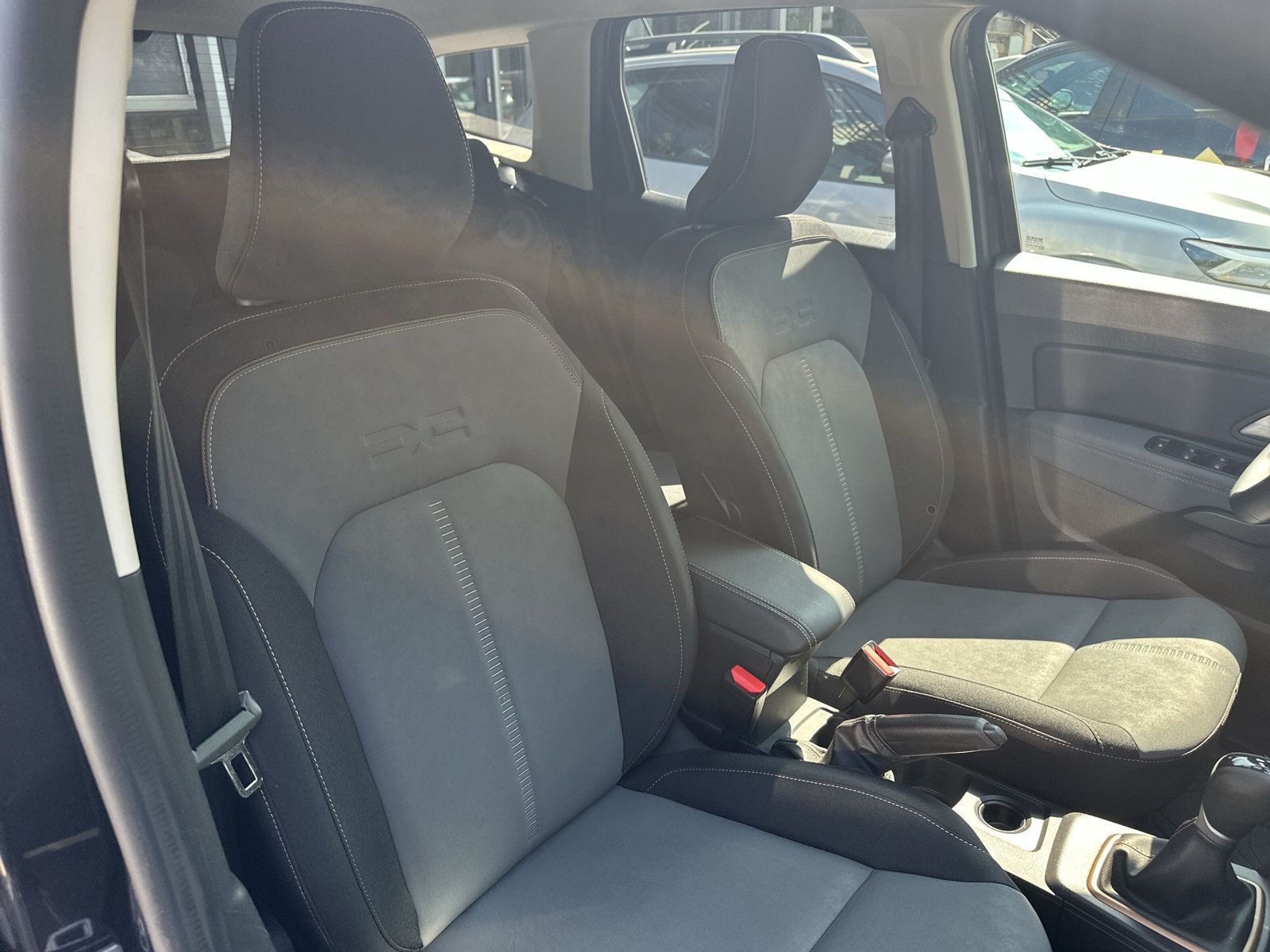 Dacia Duster Extreme 2WD 1.3 TCe 150 - Samsaru's Car Outlet