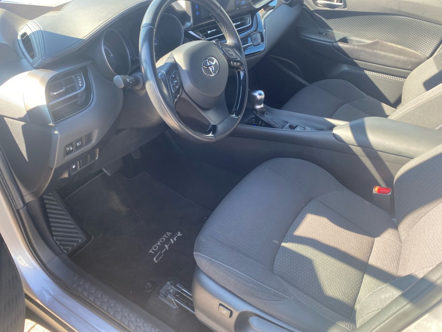 Toyota C-HR 1.8 Hybrid Flow - Samsaru's Car Outlet