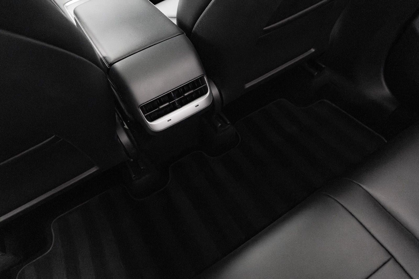 Tesla Model Y Long Range Dual AWD