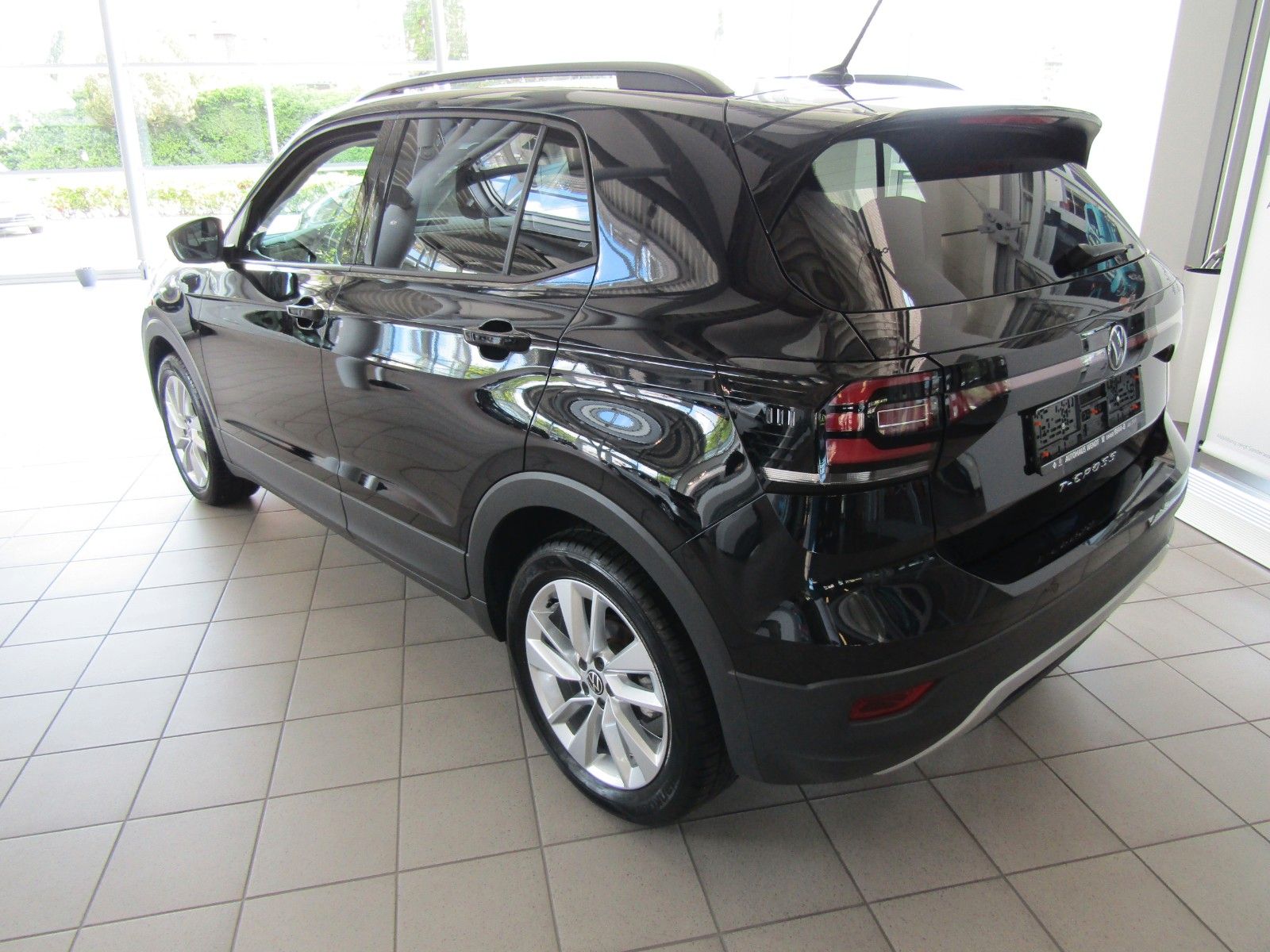 Volkswagen T-Cross Life 1.0 TSI DSG - Samsaru's Car Outlet