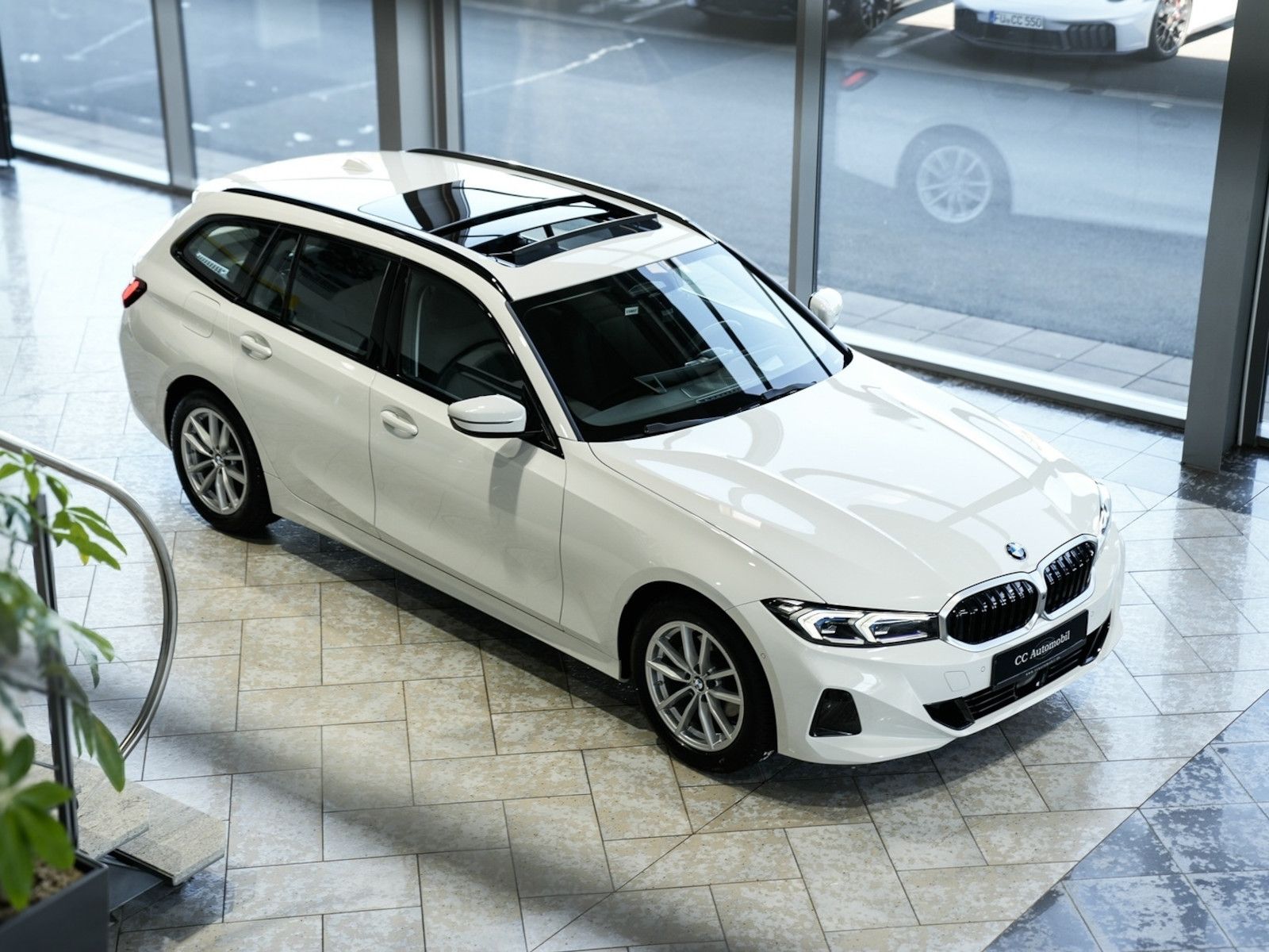 BMW 320d xDrive Touring Panorama 360K Standh.