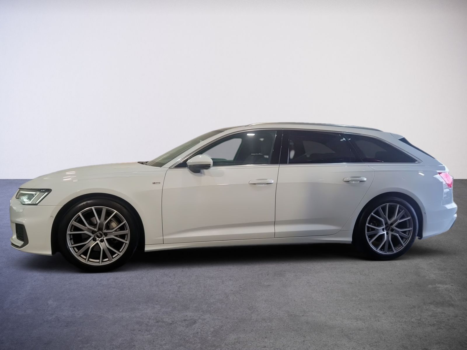 Audi A6 Avant 45 TFSI quattro S line - Samsaru's Car Outlet