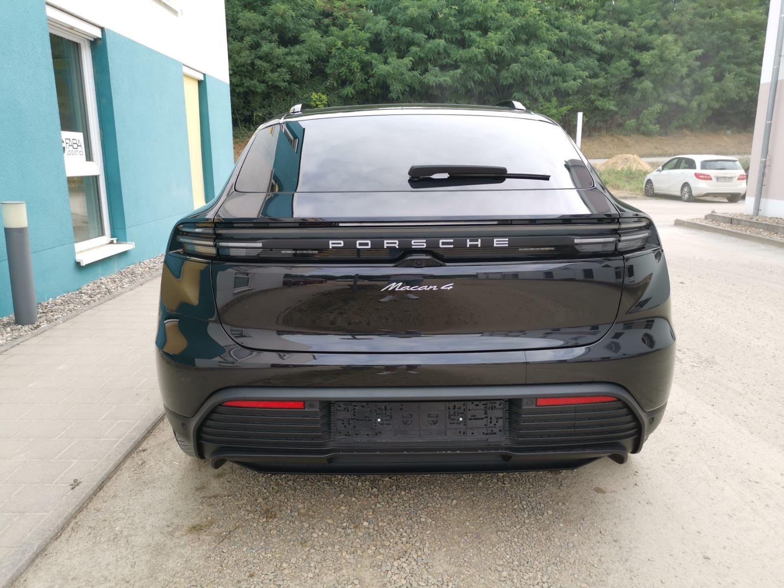 Porsche Macan - Samsaru's Car Outlet