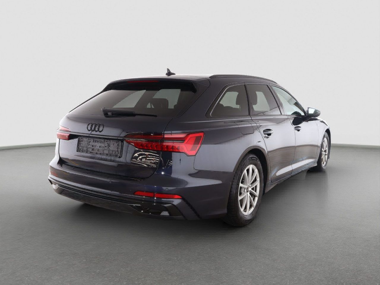 Audi A6 Avant 40 TDI quattro S line - Samsaru's Car Outlet