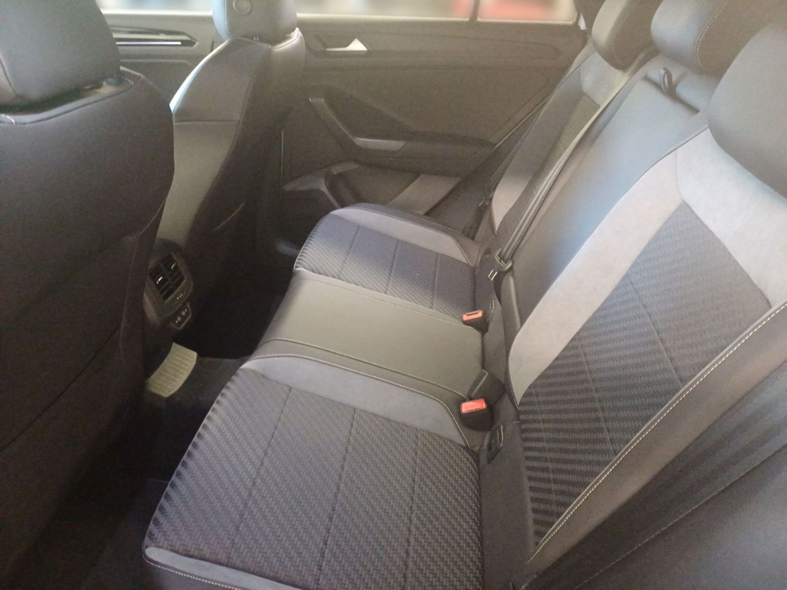 Volkswagen T-Roc R 4Motion - Samsaru's Car Outlet