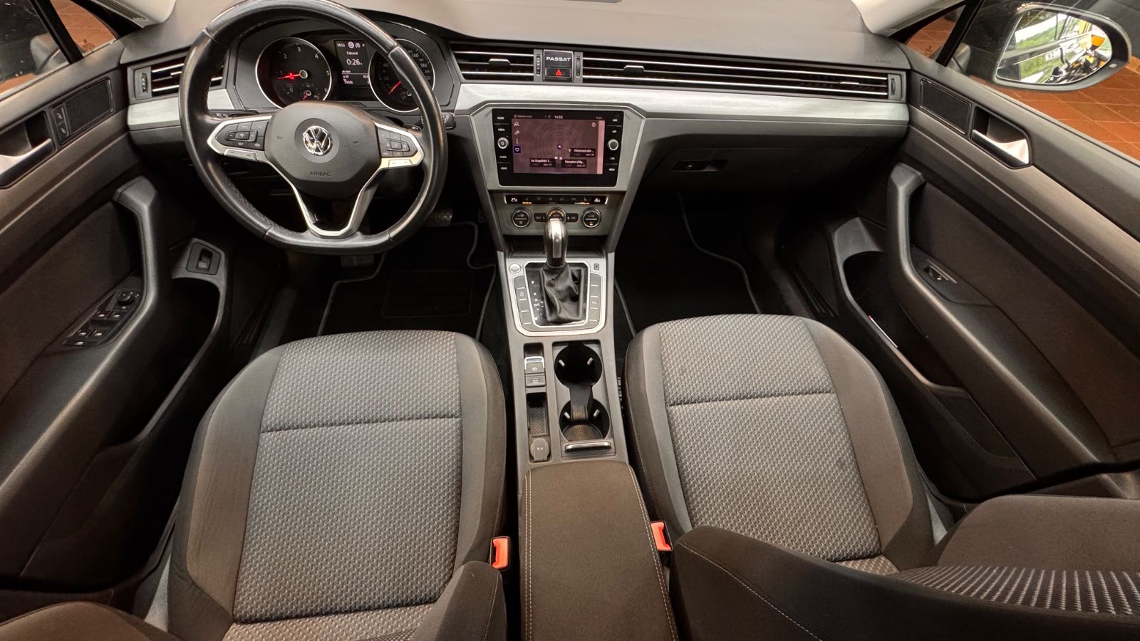 Volkswagen Passat Variant - Samsaru's Car Outlet