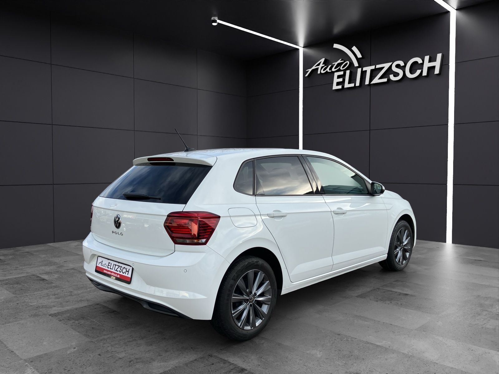Volkswagen Polo TSI Highline DSG - Samsaru's Car Outlet