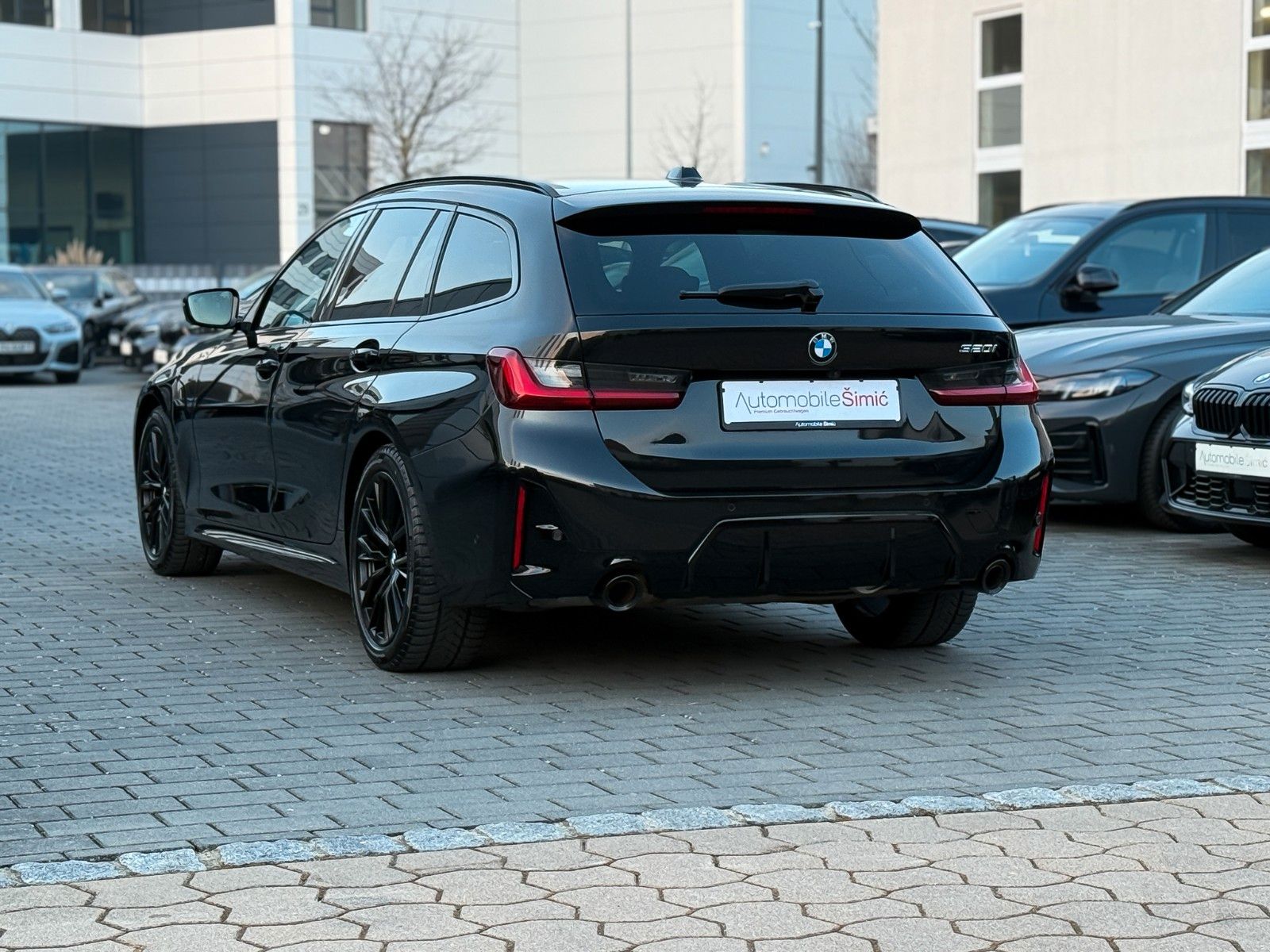 BMW 320i M Sport 18" HuD AHK ACC 360° LED+