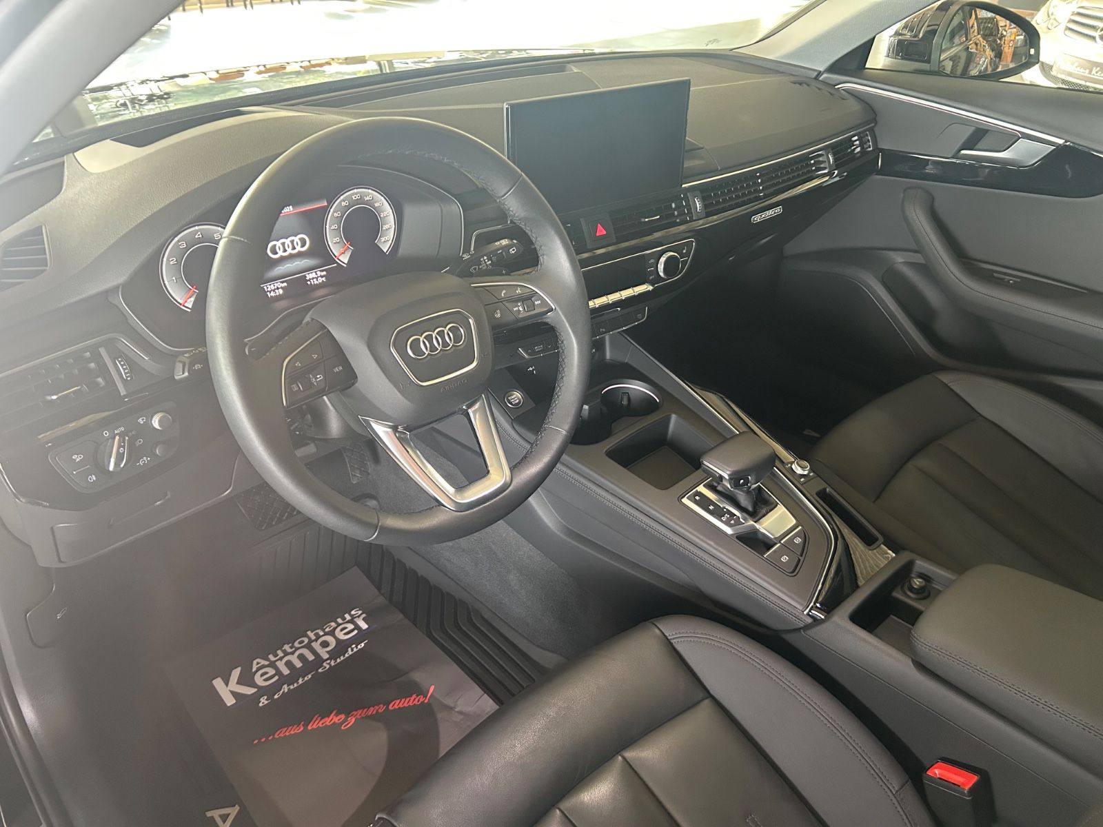 Audi A4 Avant 40 TFSI quattro advanced - Samsaru's Car Outlet