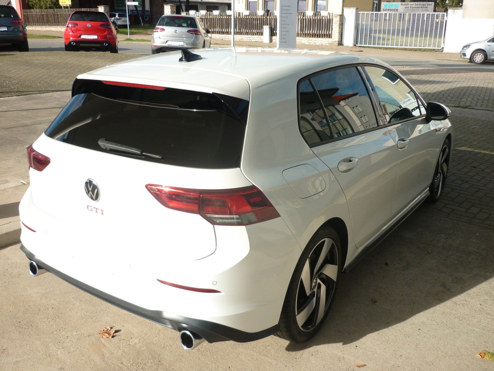 Volkswagen Golf VIII 2.0 GTI - Samsaru's Car Outlet