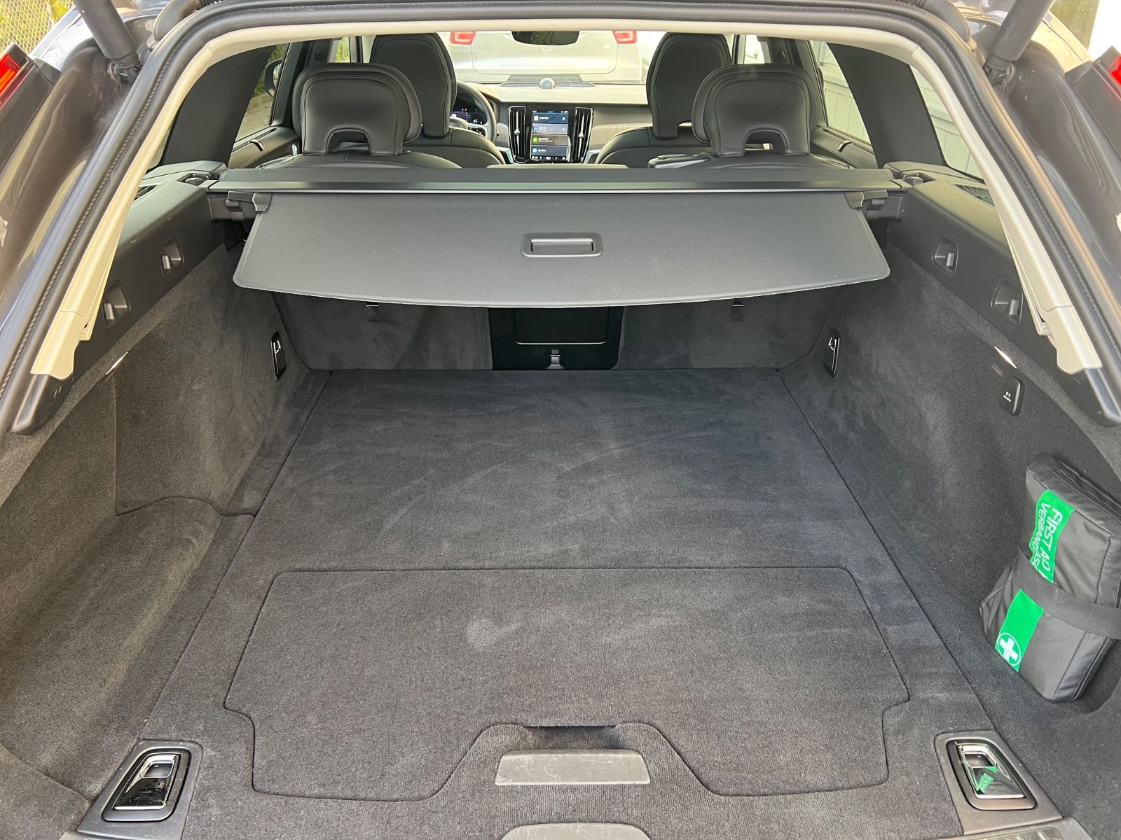 Volvo V90 Cross Country B5 AWD Ultimate AHK GARANTIE