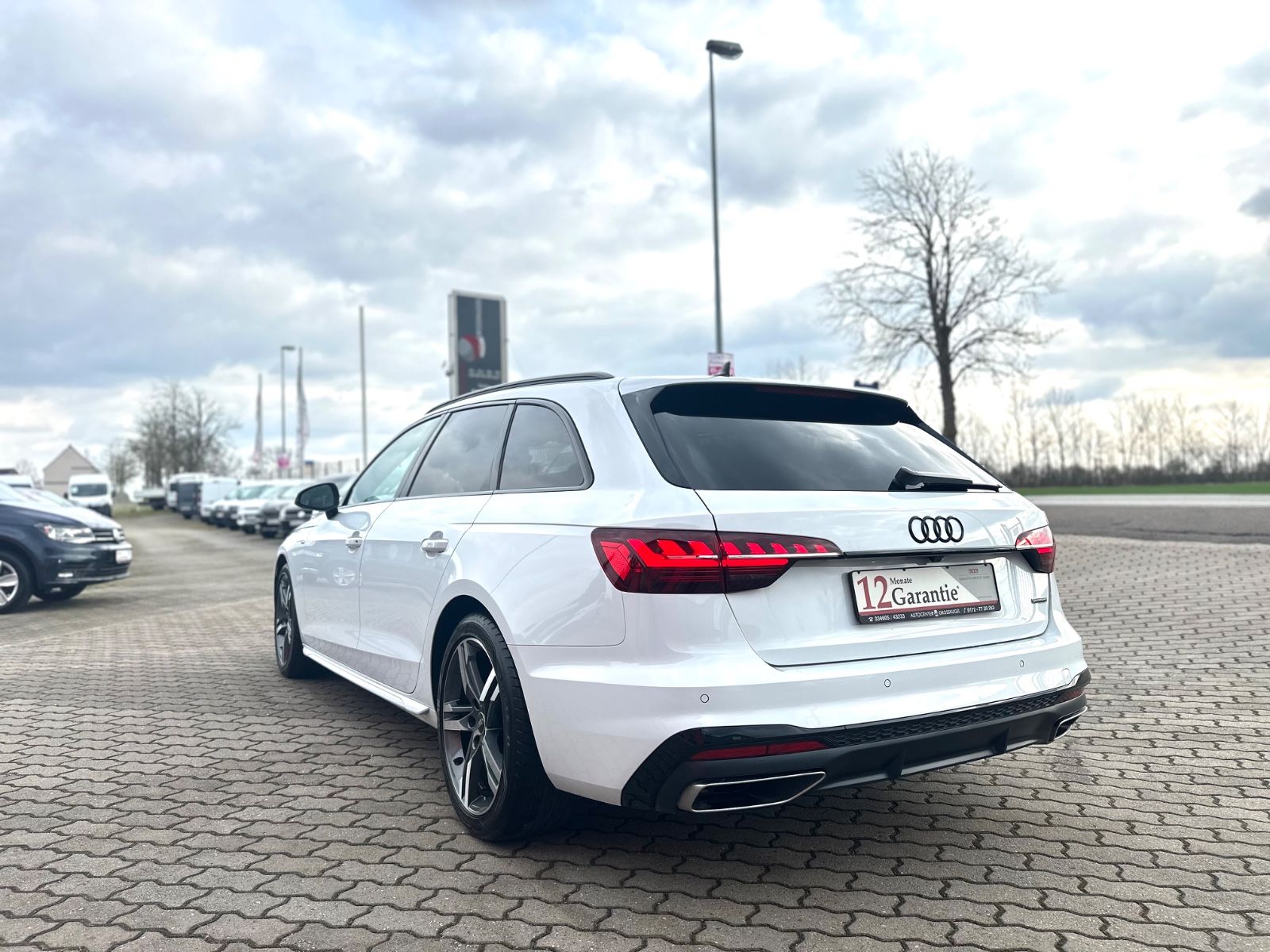 Audi A4 Avant 40 TFSI quattro S line - Samsaru's Car Outlet